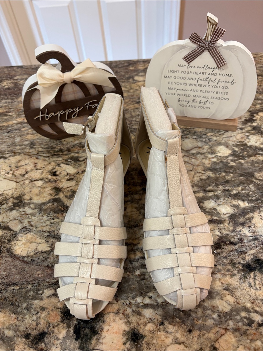NWT Isaac Mizrahi Live Leather Sandals